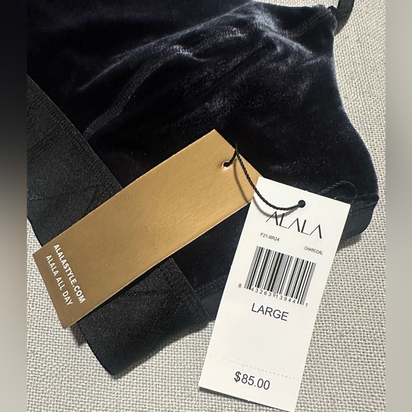 ALALA Velvet Sports Bra New - Picture 11 of 12